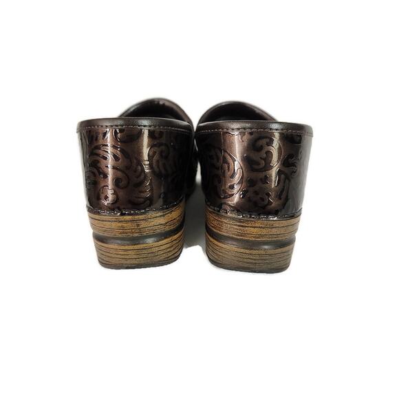 Dansko Professional Women's Brown Patent Leather Floral Paisley Clogs 11 - Picture 4 of 6